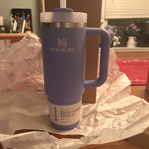 Stanley Lavender (Hydrangea) 30 Oz Quencher Tumbler - Picture 1 of 2